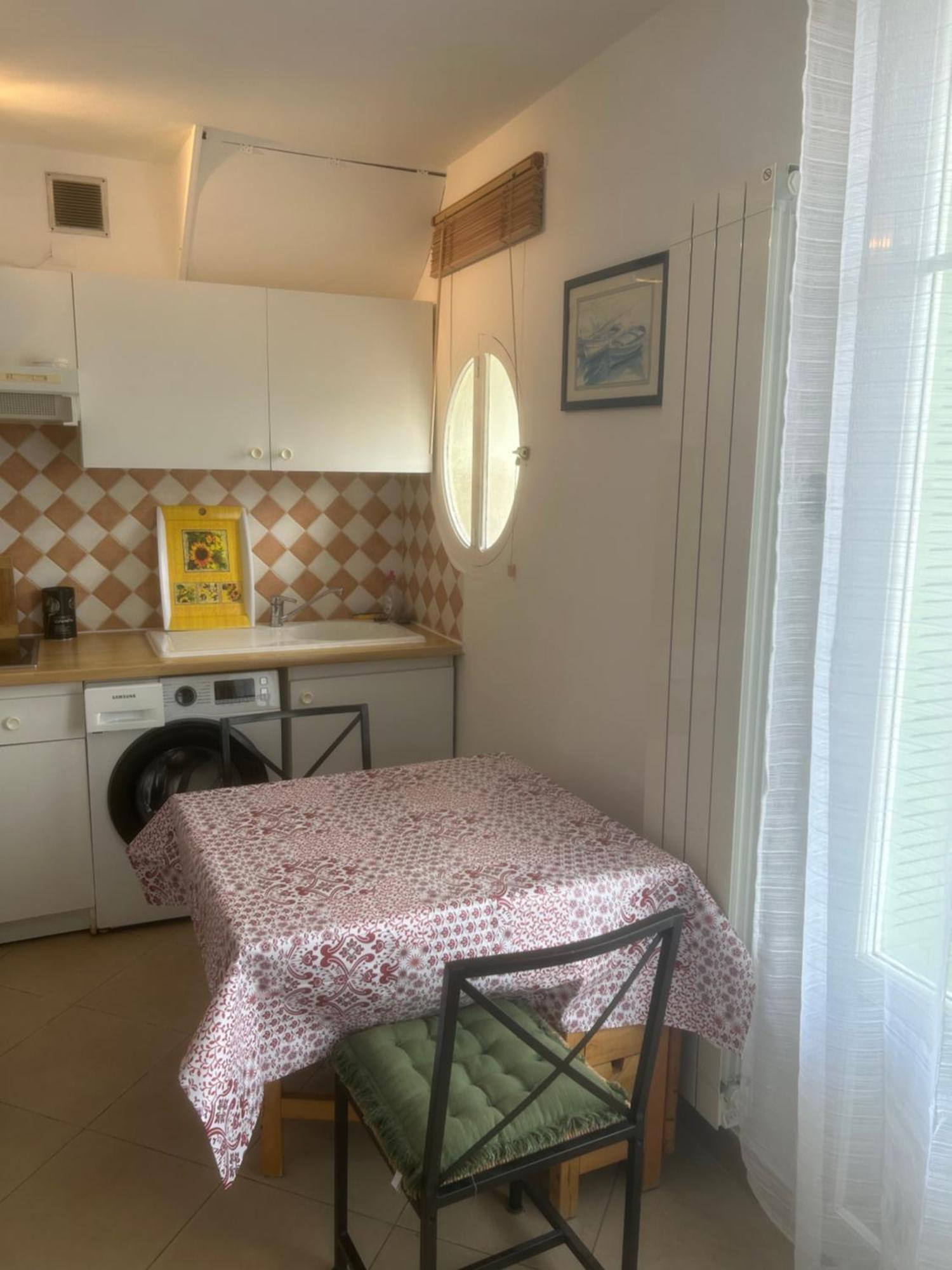 Apartment Centre Du Village *